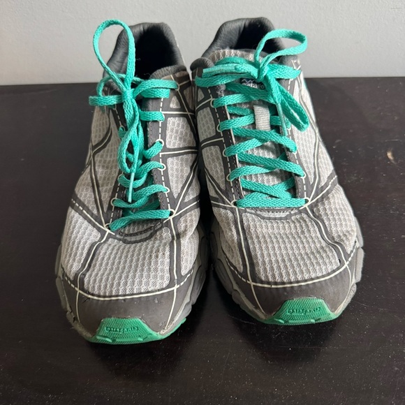 Patagonia Women’s Everlong Hiking Shoes - Picture 2 of 5